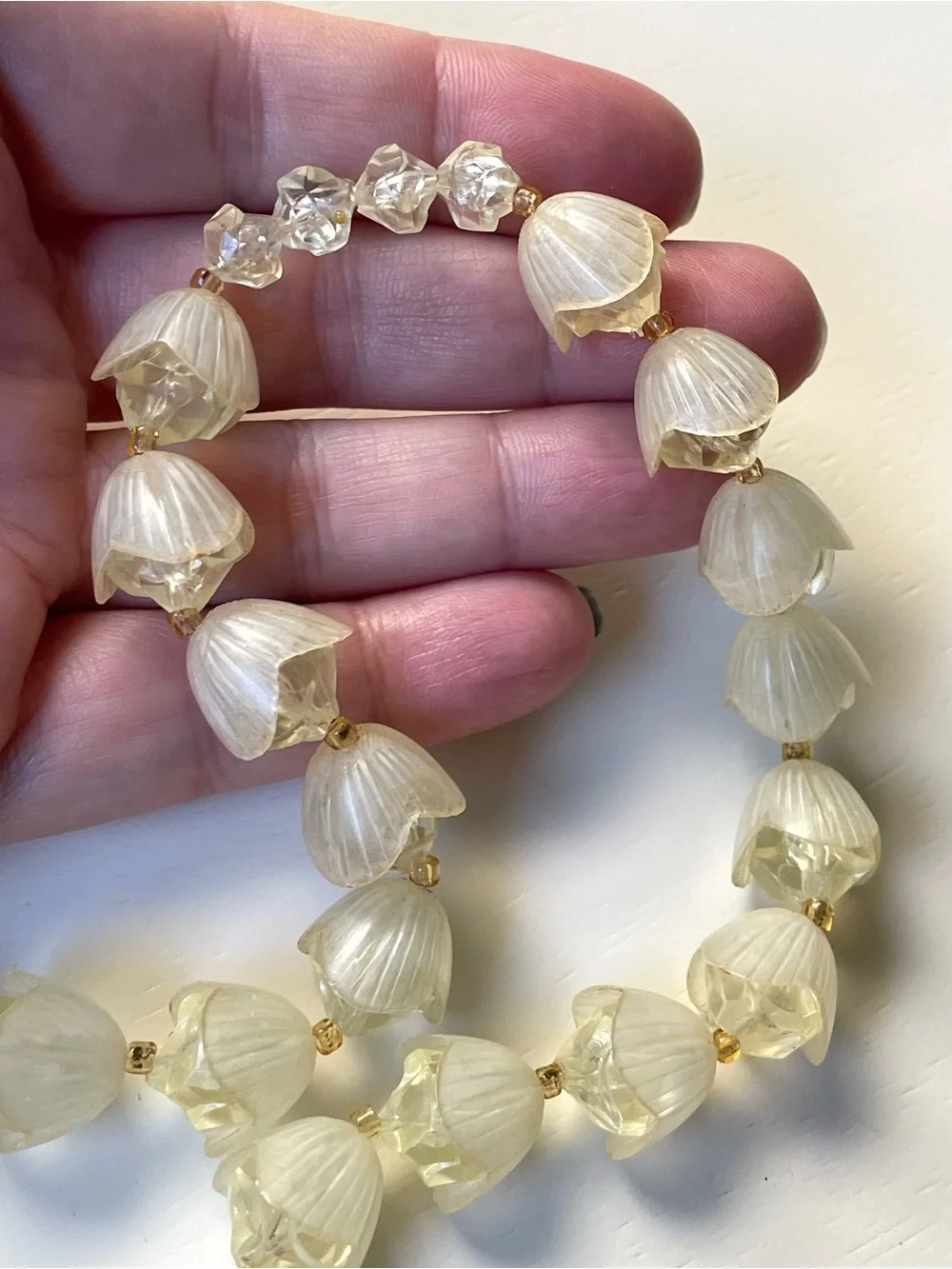 Vintage plastic flower bead long necklace glows fairycore